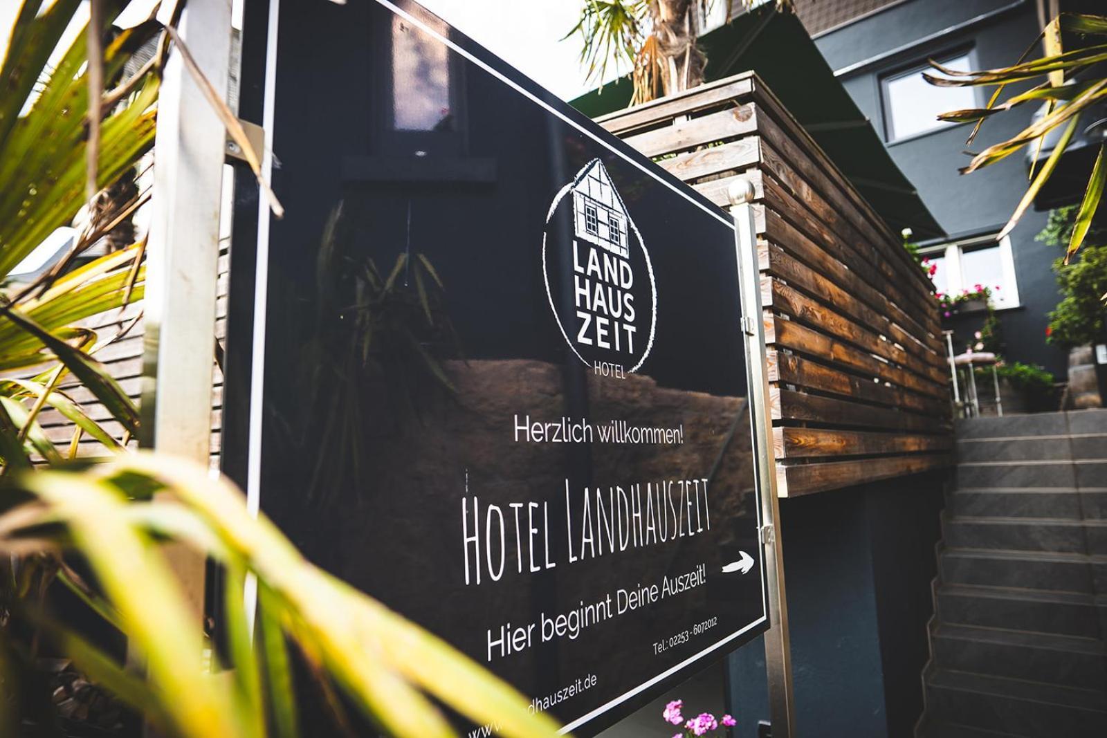 Boutique Hotel Landhauszeit باد مونستريفل المظهر الخارجي الصورة